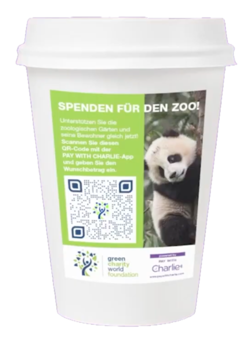 Ein Kaffeebecher mit einer aufgedruckten Spendenaktion und einem QR-Code.